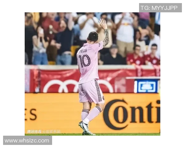 足球明星回归乌克兰故乡感人视频引发球迷热议与共鸣